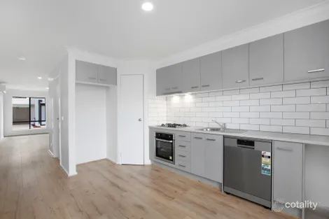 Property photo of 22 Daydream Place Wollert VIC 3750