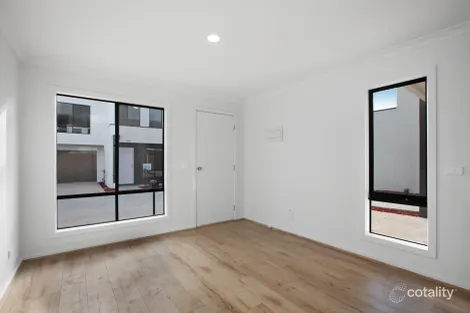 Property photo of 22 Daydream Place Wollert VIC 3750