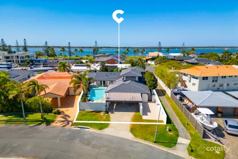 13 Daru Ave, Runaway Bay, QLD 4216