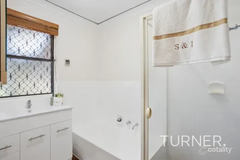 Property photo of 24 Anthony Road Para Vista SA 5093