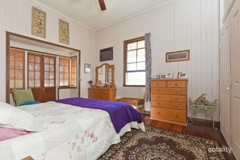 Property photo of 209 Wynnum North Road Wynnum QLD 4178