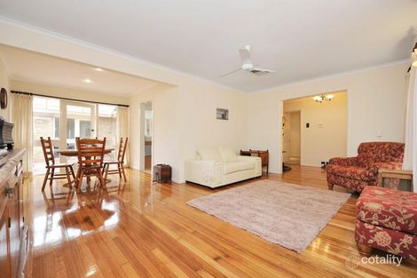Property photo of 28 Medbury Avenue Watsonia VIC 3087