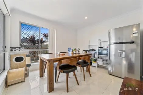 Property photo of 3/30 Taylor Place Mackenzie QLD 4156