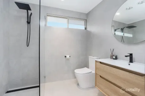 Property photo of 32 Elkhorn Place Alfords Point NSW 2234
