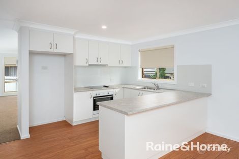 Property photo of 2/12 Kilpatrick Street Kooringal NSW 2650
