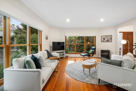 Property photo of 2/12 Cootamundra Crescent Blackburn VIC 3130