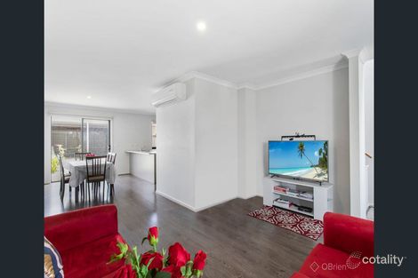 Property photo of 33 Kosciuszko Circuit Clyde VIC 3978