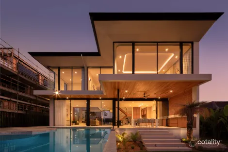 Property photo of 5 Monte Vista Court Broadbeach Waters QLD 4218