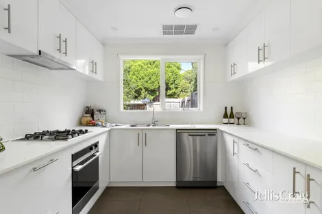 Property photo of 1/17 Toolambool Road Carnegie VIC 3163