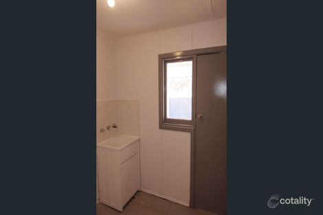 Property photo of 33 Hollybush Way Kelmscott WA 6111