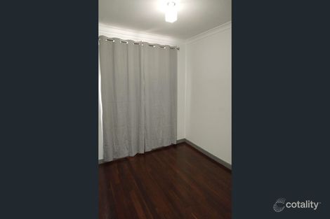 Property photo of 33 Hollybush Way Kelmscott WA 6111