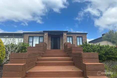 8 Hammill Cl, Canadian, VIC 3350