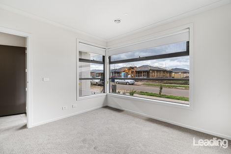 Property photo of 21 Maroon Way Diggers Rest VIC 3427