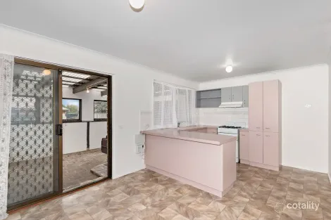 Property photo of 11 Glenn Close Cranbourne West VIC 3977