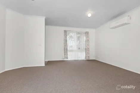 Property photo of 11 Glenn Close Cranbourne West VIC 3977