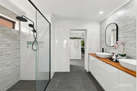 Property photo of 1 Eldon Close Merriwa WA 6030