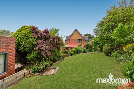 Property photo of 16 Parry Drive Mooroolbark VIC 3138
