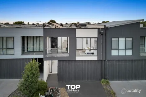 6 Savoy Gr, Cranbourne North, VIC 3977
