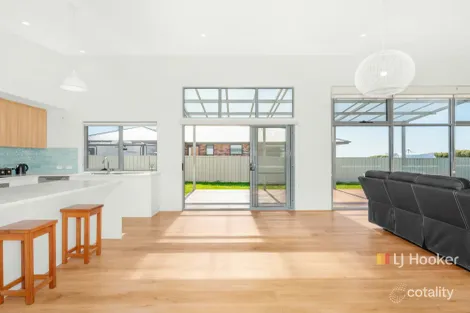 Property photo of 10 Beachrock View East Devonport TAS 7310