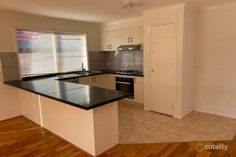 Property photo of 17 Hammersley Place Caroline Springs VIC 3023