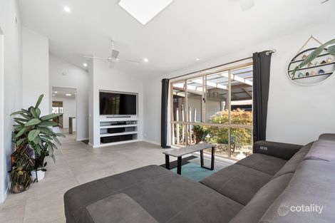 Property photo of 53 Sunbird Crescent Carrum Downs VIC 3201