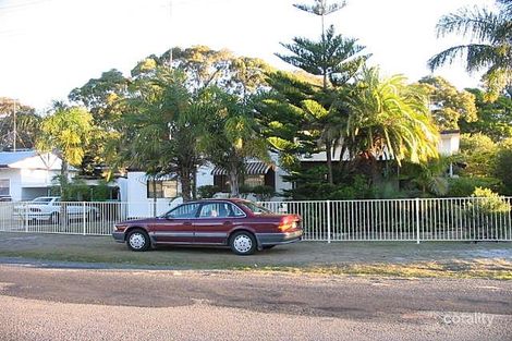 12 Natuna Ave, Budgewoi, NSW 2262