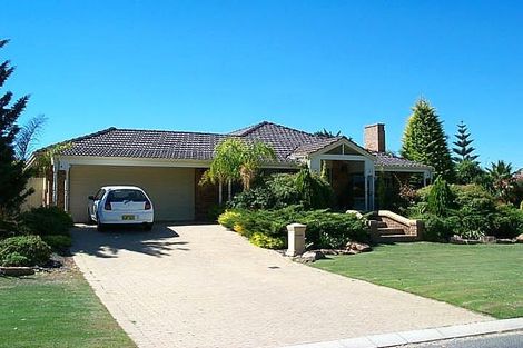 2 Mosman Ct, Kallaroo, WA 6025