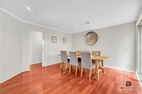 Property photo of 14 Grove Gardens Berwick VIC 3806