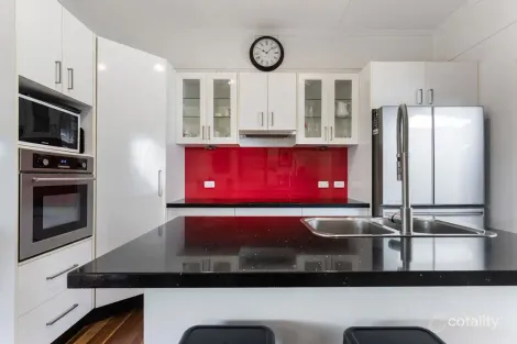 Property photo of 21 Minnis Street Eastern Heights QLD 4305