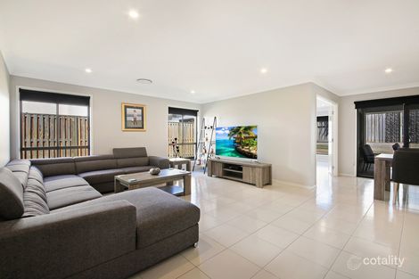 Property photo of 8 Kinglake Crescent Pimpama QLD 4209