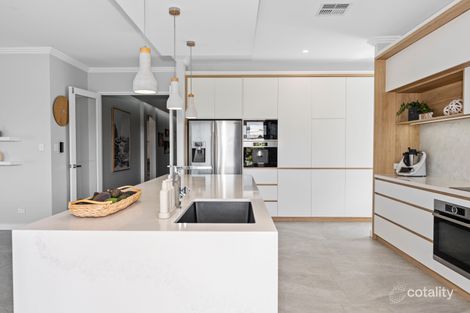 Property photo of 15 Lakeway Retreat Dawesville WA 6211