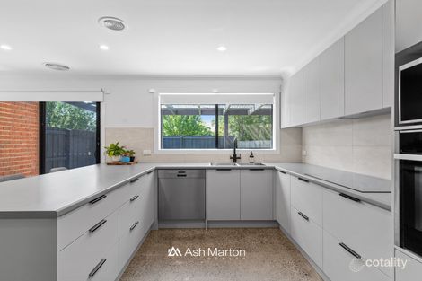 Property photo of 6 Knowing Close Cranbourne West VIC 3977
