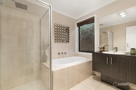 Property photo of 4 Orchard Grove Tyabb VIC 3913