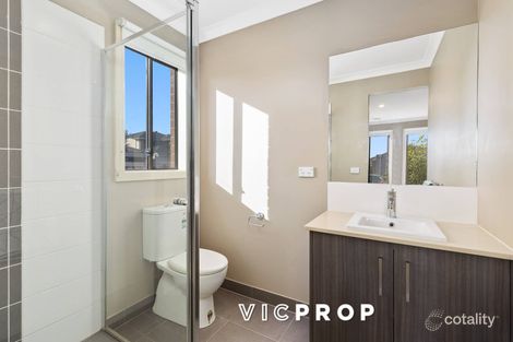 Property photo of 18 Dundas Road Wyndham Vale VIC 3024