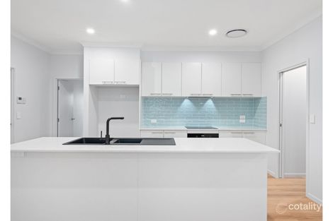 8 Magellan St, Spring Mountain, QLD 4300