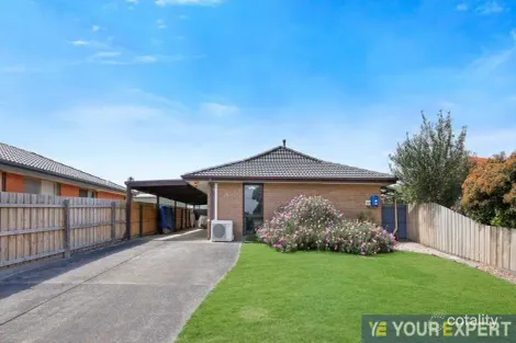 16 Blaxland Ave, Cranbourne North, VIC 3977