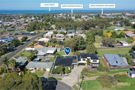 Property photo of 2/2 North Street Lakes Entrance VIC 3909