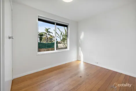 Property photo of 2/2 North Street Lakes Entrance VIC 3909