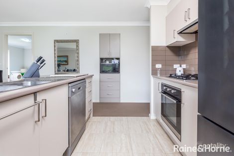 Property photo of 39 Cockatoo Ridge Aberglasslyn NSW 2320