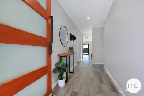 Property photo of 4 Queensberry Road Leneva VIC 3691