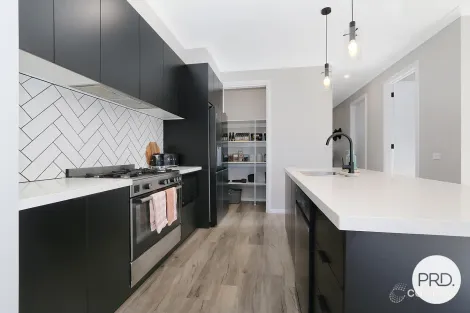 Property photo of 4 Queensberry Road Leneva VIC 3691