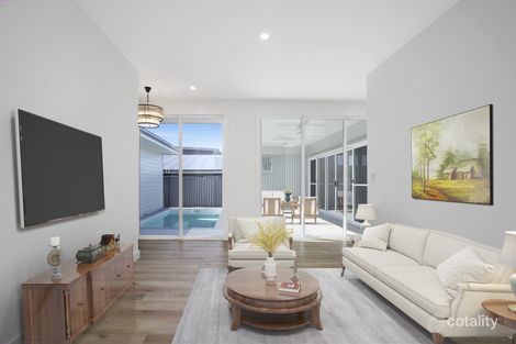 Property photo of 57 Saddleback Crescent Stream Hill NSW 2526