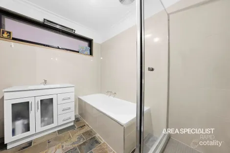 Property photo of 11 Rimfire Crescent Cranbourne VIC 3977