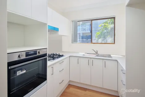 2/61 LAMBTON ST, ANNERLEY, QLD 4103
