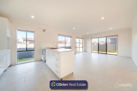 Property photo of 10 Howden Street Cranbourne East VIC 3977