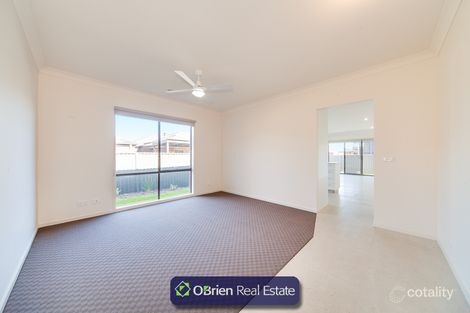 Property photo of 10 Howden Street Cranbourne East VIC 3977