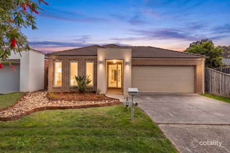 21 YOUNG ST, PAKENHAM, VIC 3810
