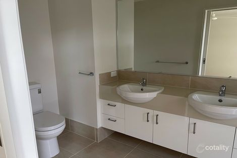 Property photo of 34 Pembridge Circuit Urraween QLD 4655