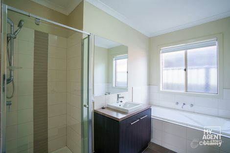 Property photo of 12 Aston Glade Derrimut VIC 3026