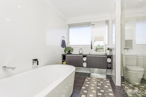 Property photo of 31 Finsbury Circuit Ropes Crossing NSW 2760